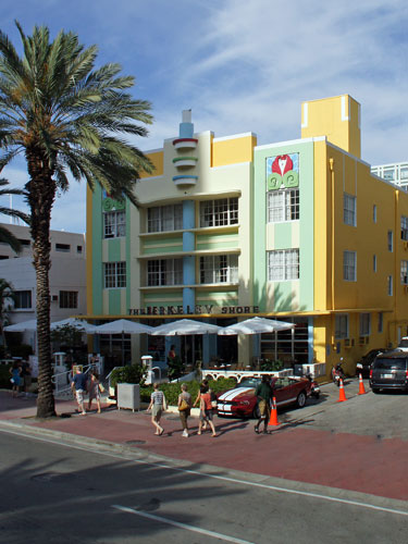 MIAMI OCEAN DRIVE - Art Deco - CELBRITY ECLIPSE 2012 Cruise - Photo: © Ian Boyle, April 2012 - www.simplonpc.co.uk