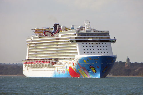 NORWEGIAN BREAKAWAY - www.simplonpc.co.uk - Photo: 2013 Ian Boyle