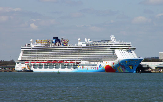 NORWEGIAN EPIC at Southampton - Photo: © Ian Boyle, 30th April 2013 - www.simplonpc.co.uk