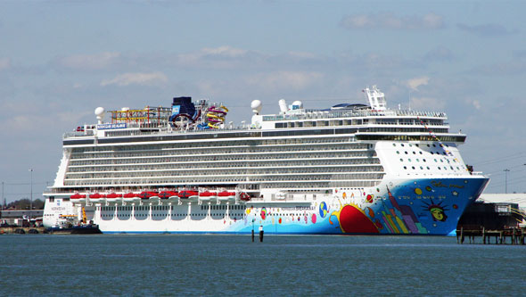 NORWEGIAN EPIC at Southampton - Photo: © Ian Boyle, 30th April 2013 - www.simplonpc.co.uk