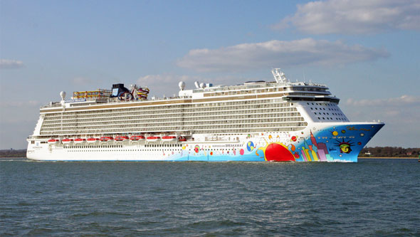 NORWEGIAN EPIC at Southampton - Photo: © Ian Boyle, 30th April 2013 - www.simplonpc.co.uk