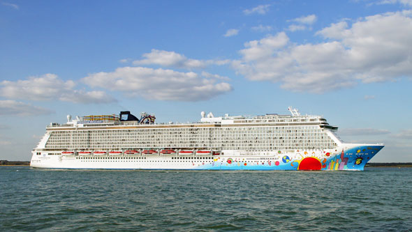 NORWEGIAN EPIC at Southampton - Photo: © Ian Boyle, 30th April 2013 - www.simplonpc.co.uk