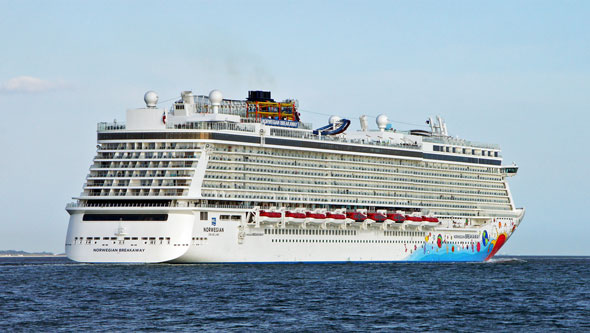 NORWEGIAN EPIC at Southampton - Photo: © Ian Boyle, 30th April 2013 - www.simplonpc.co.uk