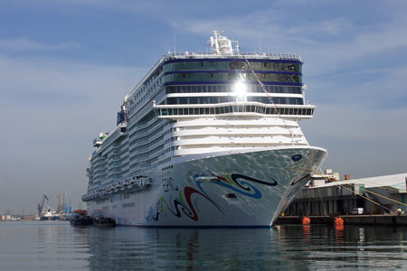 NORWEGIAN EPIC at Southampton - Photo: © Ian Boyle, 23rd June 2010 - www.simplonpc.co.uk