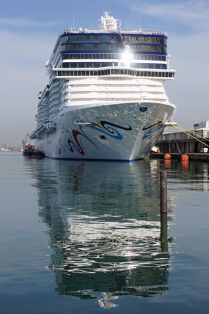 NORWEGIAN EPIC at Southampton - Photo: © Ian Boyle, 23rd June 2010 - www.simplonpc.co.uk