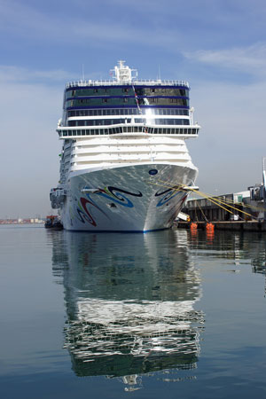 NORWEGIAN EPIC at Southampton - Photo: © Ian Boyle, 23rd June 2010 - www.simplonpc.co.uk