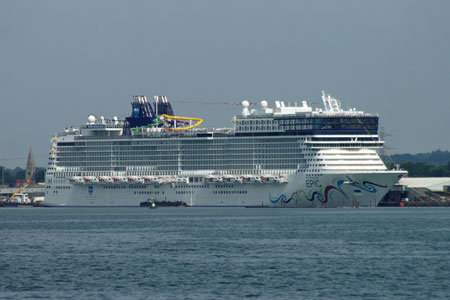 NORWEGIAN EPIC at Southampton - Photo: © Ian Boyle, 23rd June 2010 - www.simplonpc.co.uk