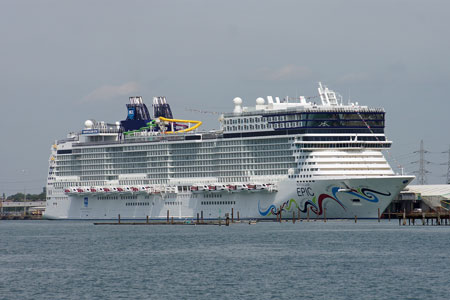 NORWEGIAN EPIC at Southampton - Photo: © Ian Boyle, 23rd June 2010 - www.simplonpc.co.uk