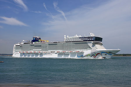 NORWEGIAN EPIC at Southampton - Photo: © Ian Boyle, 23rd June 2010 - www.simplonpc.co.uk