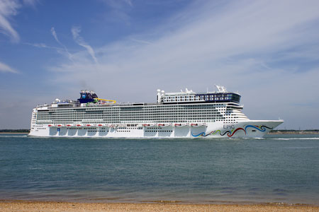 NORWEGIAN EPIC at Southampton - Photo: © Ian Boyle, 23rd June 2010 - www.simplonpc.co.uk