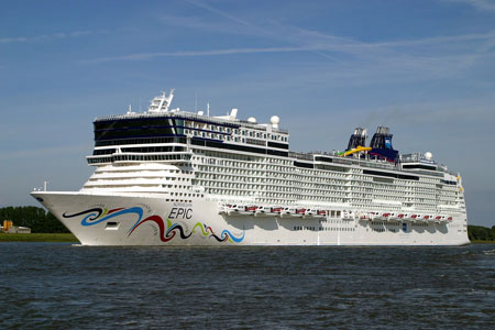 NORWEGIAN EPIC in the Nieuwe Waterweg near Rozenburg - Photo: © Cees de Bijl, 21st June 2010 - www.simplonpc.co.uk