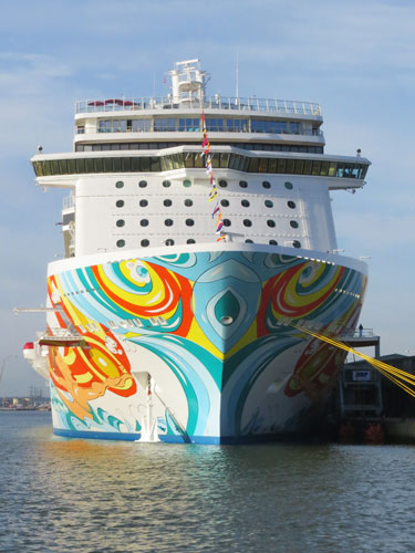 NORWEGIAN GETAWAY at Southampton - Photo: © Ian Boyle 14th January 2014 - www.simplonpc.co.uk