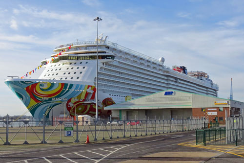 NORWEGIAN GETAWAY at Southampton - Photo: © Ian Boyle 14th January 2014 - www.simplonpc.co.uk