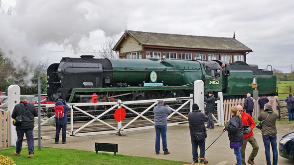 34053 SIR KEITH PARKES - Photo: ©2017 Ian Boyle - www.simplonpc.co.uk