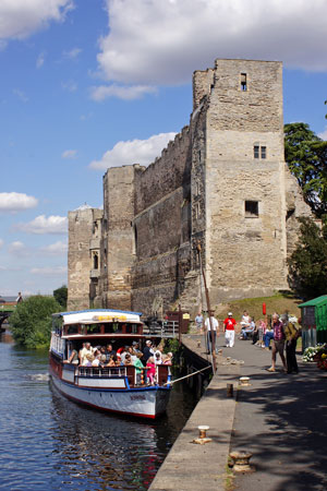 SONNING (1902) - Newark River Cruise Lines - Photo: © Ian Boyle, 24th August 2011 - www.simplonpc.co.uk