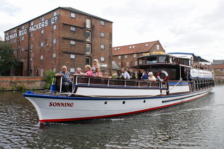 SONNING (1902) - Newark River Cruise Lines - Photo: © Ian Boyle, 24th August 2011 - www.simplonpc.co.uk