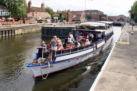 SONNING (1902) - Newark River Cruise Lines - Photo: © Ian Boyle, 24th August 2011 - www.simplonpc.co.uk