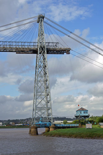 NEWPORT TRANSPORTER BRIDGE - Photo: ©2005 Ian Boyle - www.simplompc.co.uk - Simplon Postcards