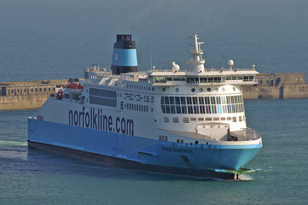 MAERSK DUNKERQUE - Norfolk Line - Photo:  Ian Boyle, 28th July 2008 -  www.simplonpc.co.uk