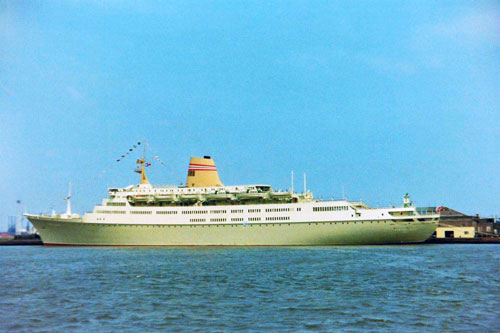 VISTAFJORD - Norwegian America Line - Photo: 1975 Richard Clack