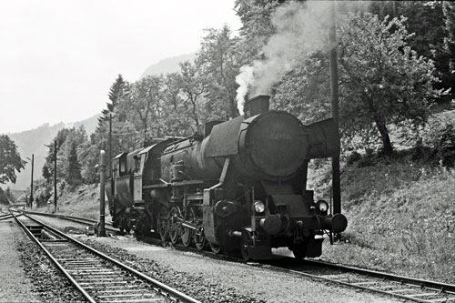 ÖBB Class52 - Photo: ©1974 Ian Boyle - www.simplonpc.co.uk - Simplon Postcards