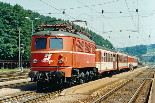 ÖBB Class1018 - Photo: ©1991 Ian Boyle - www.simplonpc.co.uk - Simplon Postcards