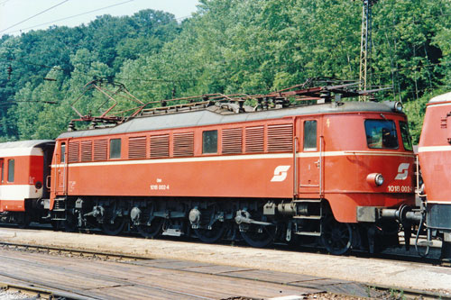 ÖBB Class1018 - Photo: ©1991 Ian Boyle - www.simplompc.co.uk - Simplon Postcards