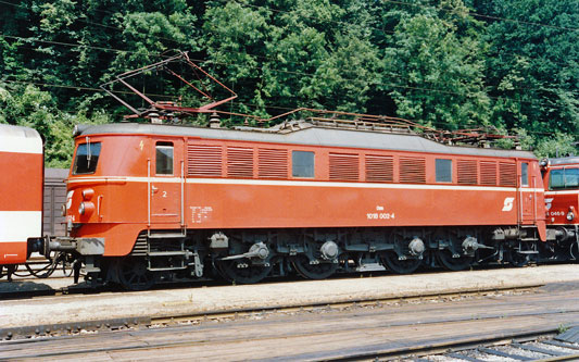 ÖBB Class1018 - Photo: ©1991 Ian Boyle - www.simplompc.co.uk - Simplon Postcards