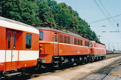 ÖBB Class1018 - Photo: ©1991 Ian Boyle - www.simplompc.co.uk - Simplon Postcards