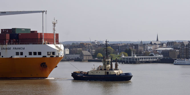 SVITZER REDBRIDGE - Photo: © Ian Boyle, 18th April 2010 - www.simplonpc.co.uk