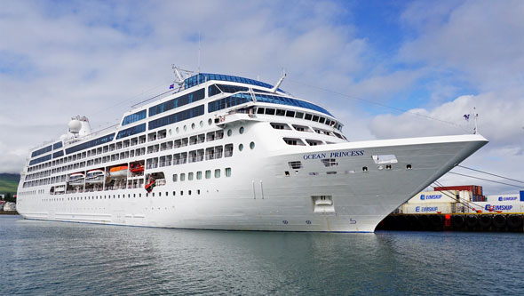 Ocean Princess Cruise - Akureyri - Photo: © Ian Boyle, 24th July 2015 - www.simplonpc.co.uk