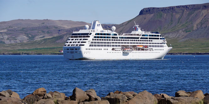 Ocean Princess Cruise - Grundarfjörður - Photo: © Ian Boyle, 25th July 2015 - www.simplonpc.co.uk