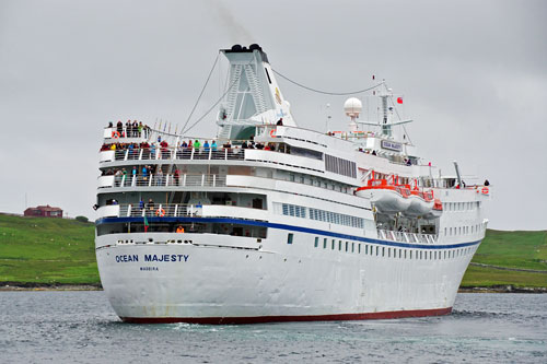 Ocean Princess Cruise - Lerwick - Photo: © Ian Boyle, 21st July 2015 - www.simplonpc.co.uk