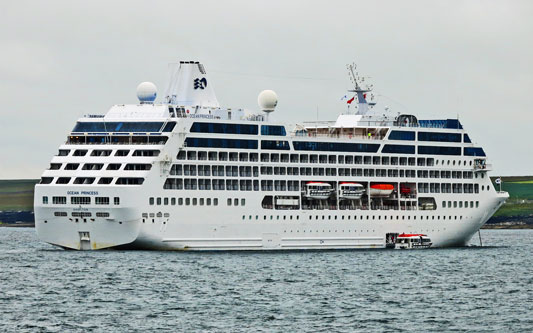 Ocean Princess Cruise - Dover - Photo: © Margaret Boyle, 18th July 2015 - www.simplonpc.co.uk