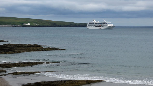 Ocean Princess Cruise - Dover - Photo: © Margaret Boyle, 18th July 2015 - www.simplonpc.co.uk