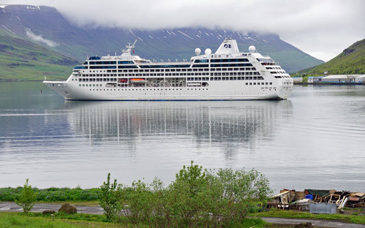 Ocean Princess Cruise - Lerwick - Photo: © Ian Boyle, 21st July 2015 - www.simplonpc.co.uk