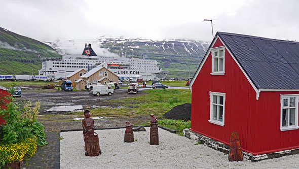 Ocean Princess Cruise - Seyðisfjörður - Photo: © Ian Boyle, 21st July 2015 - www.simplonpc.co.uk