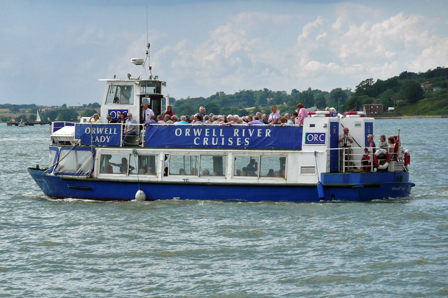 cruise on river orwell