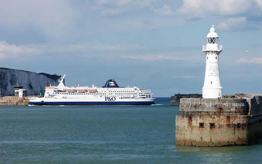 PRIDE OF CALAIS - P&O Ferries - Photo: 2005 Ian Boyle - www.simplonpc.co.uk