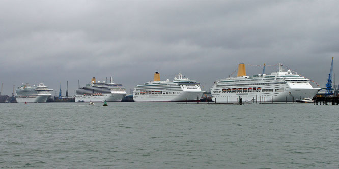 P&O 175th Anniversary - www.ocean-liner-society.com - Photo:  Ian Boyle, 3rd July 2012