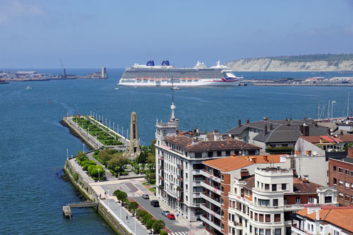 BRITANNIA at Blibao - P&O Cruises - Photo: © Ian Boyle, 6th March 2015 - www.simplonpc.co.uk