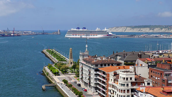 BRITANNIA at Blibao - P&O Cruises - Photo: © Ian Boyle, 6th March 2015 - www.simplonpc.co.uk