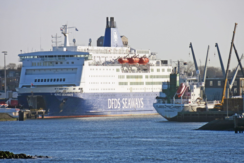 KING SEAWAYS - ORIANA 2012 Cruise - Photo: © Ian Boyle, 7th December 2012 - www.simplonpc.co.uk