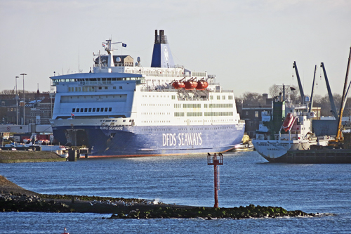 KING SEAWAYS - ORIANA 2012 Cruise - Photo: © Ian Boyle, 7th December 2012 - www.simplonpc.co.uk