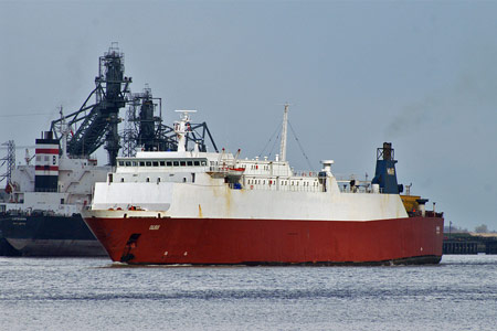 Calibur leaving Tilbury - Photo: © 2008 Ian Boyle - www.simplonpc.co.uk