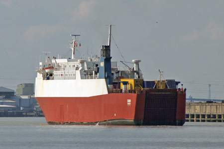 Calibur leaving Tilbury - Photo: © 2008 Ian Boyle - www.simplonpc.co.uk