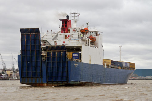 Hoburgen leaving Tilbury - Photo: © 2008 Ian Boyle - www.simplonpc.co.uk