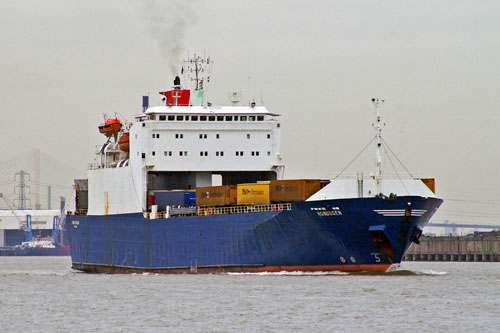 Hoburgen leaving Tilbury - Photo: © 2008 Ian Boyle - www.simplonpc.co.uk