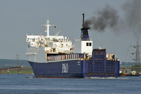 Norcape leaving Tilbury - Photo: © 2008 Ian Boyle - www.simplonpc.co.uk