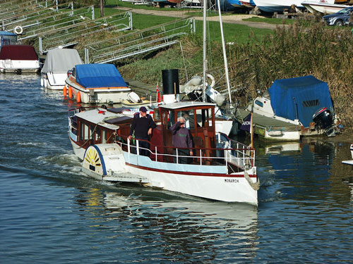 Monarch at Sandwich - Photo:  Ian Boyle, 30th October 2004 - www.simplonpc.co.uk